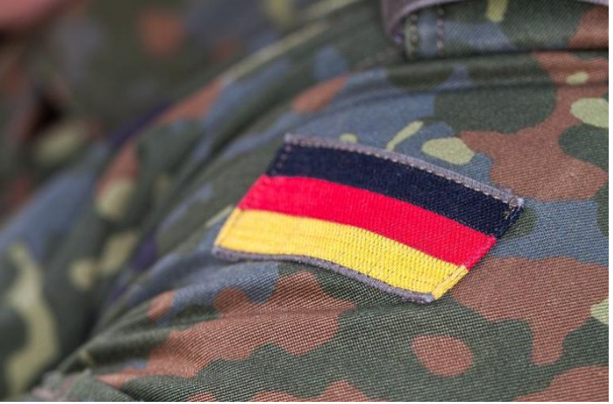 Половината от германците подкрепят връщането на военната служба