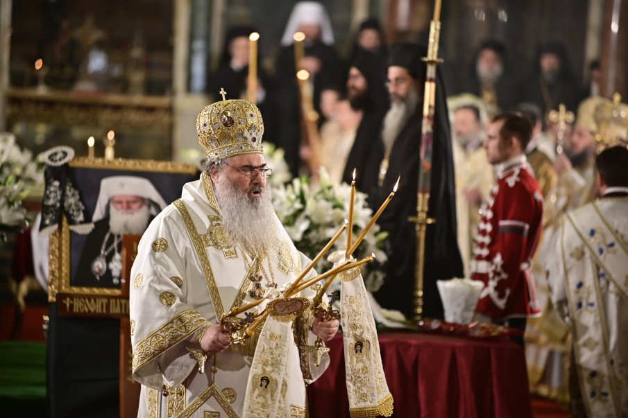 ПОСЛЕДНО СБОГОМ: Опелото на патриарх Неофит събра политическия, духовен и дипломатически елит (СНИМКИ)