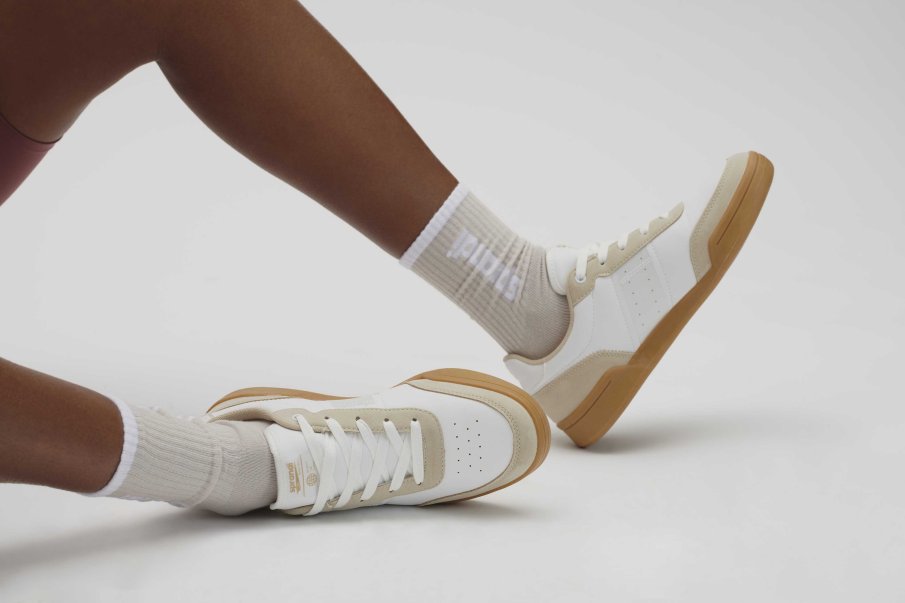 Вярно ли е, че дамските маратонки подхождат само на спортни стилове? (СНИМКИ)