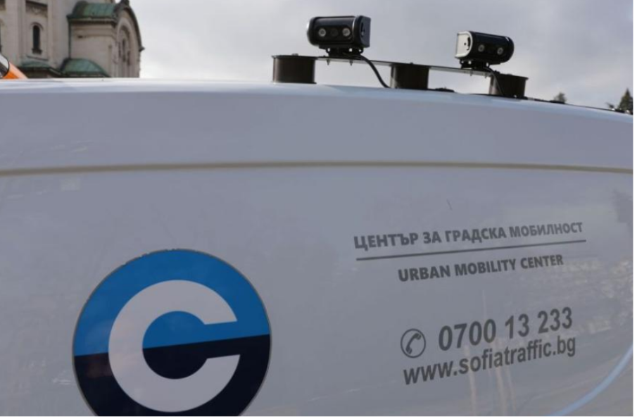 Представиха първия автомобил, който ще следи паркирането в столицата