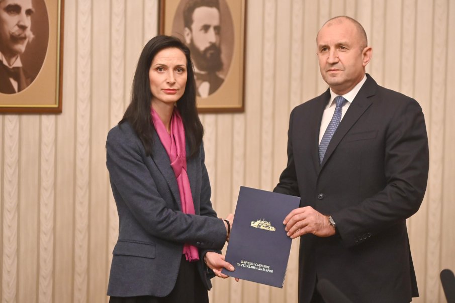 Румен Радев праща още днес указа за правителството