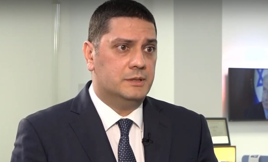 Христо Гаджев се изсули дали ще става министър: Не искам да обсъждаме нероден Петко