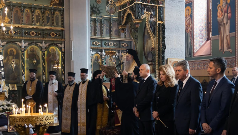 ЗА ПОЧЕСТ! Радев: Ангел Марин е заслужил офицер и държавник. Изпратиха генерала в последния му път