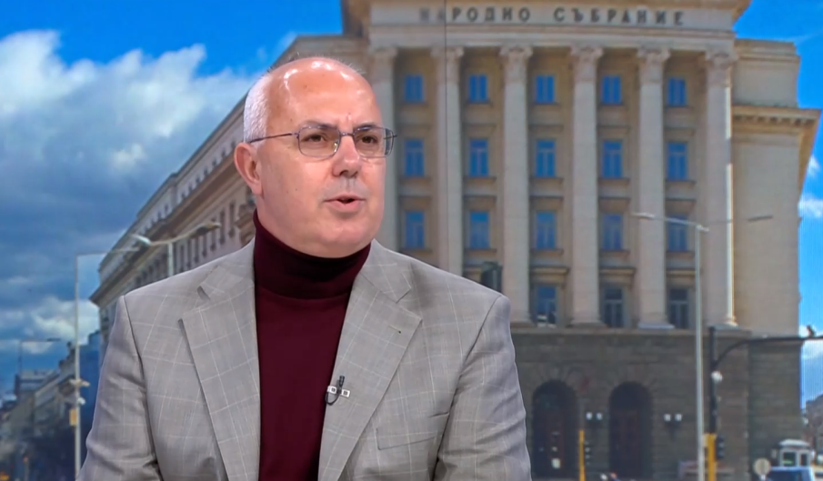 Проф. Вучков: Кумът Пеевски ще обяви, че няма да има разтрогване на брака между ГЕРБ и ППДБ