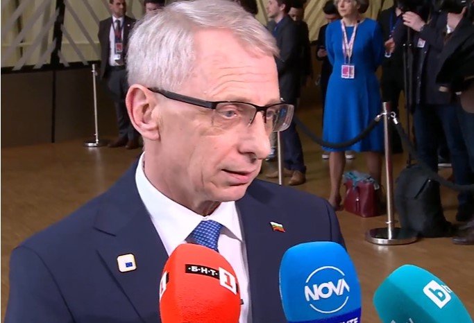 Николай Денков в Брюксел: Чакаме покана от мандатоносителите за преговори. С Габриел не сме възстановили контактите