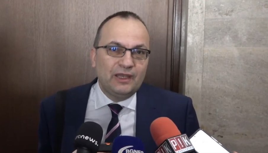 ПИК TV! Шашнаха депутати от ППДБ с въпрос за края на Промяната - Мартин Димитров го удари на предизборно говорене (ВИДЕО)