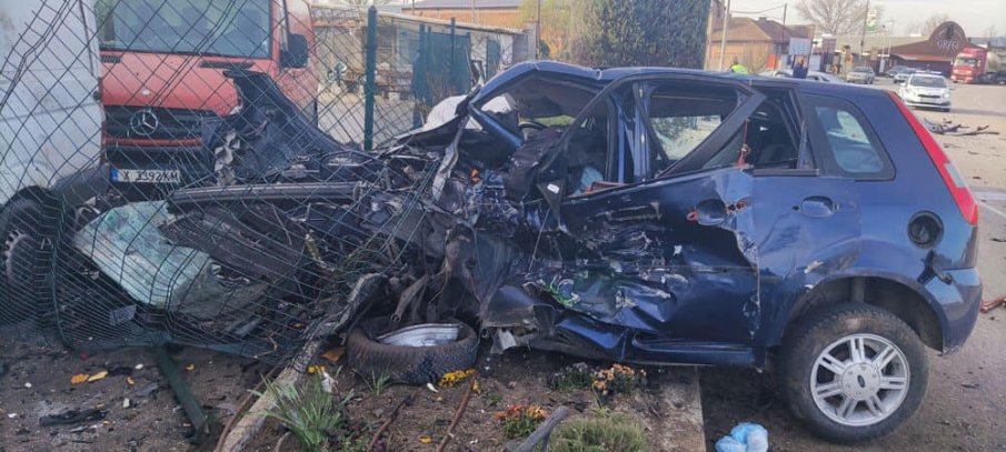 70-годишна шофьорка загина при тежка катастрофа в Свиленград (СНИМКИ)