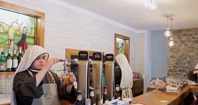 Монахини въртят бар в Северна Испания