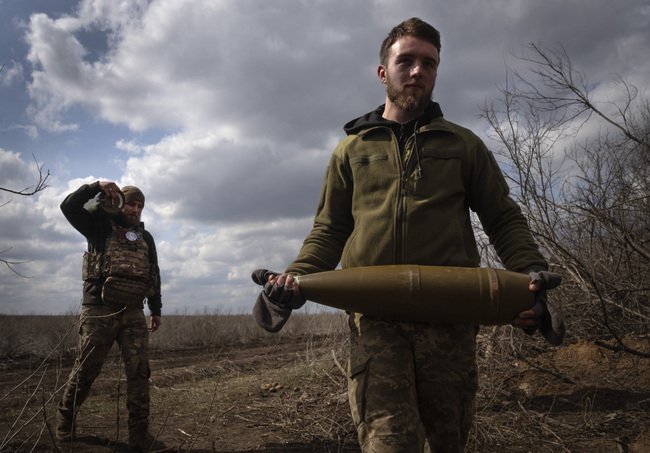 Военен експерт: Войната в Украйна върви към корейски сценарий