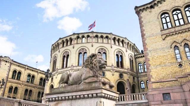 Бомбена заплаха в парламента на Норвегия