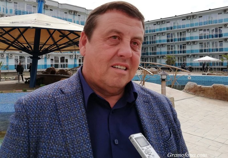 Прокурорски чадър над бизнесмен, бетонирал вековния плаж Робинзон