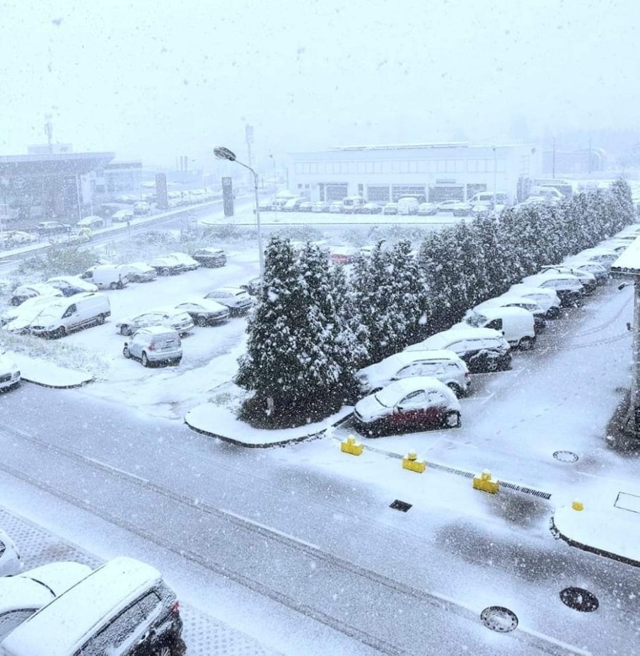 Сняг вали в Сараево