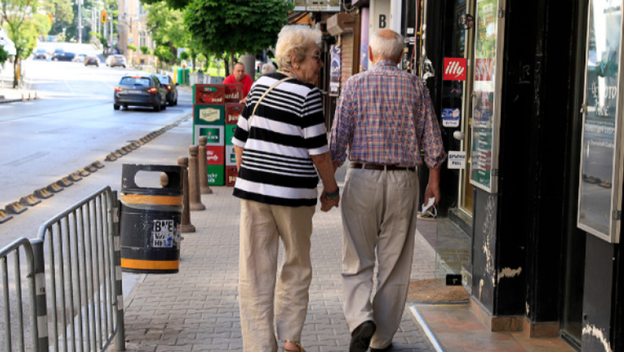 Изследване показва: Българите искат по-високи пенсии