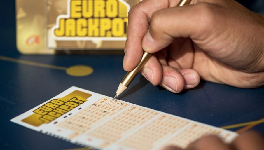 ЛУД КЪСМЕТ: Словенец спечели 60 млн. евро от европейската лотария „Евроджакпот”