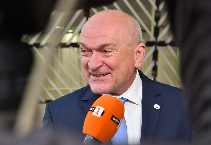 ГЛАВЧЕВ КЛЕКНА: Отказва се от смяната на външния министър