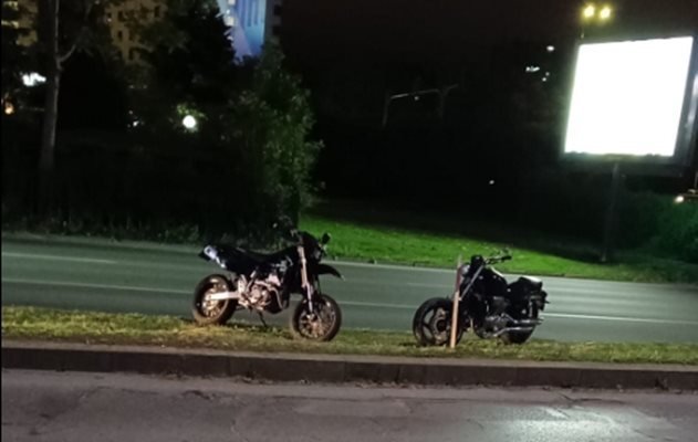 Двама мотористи ранени в катастрофа при Моста на влюбените в София