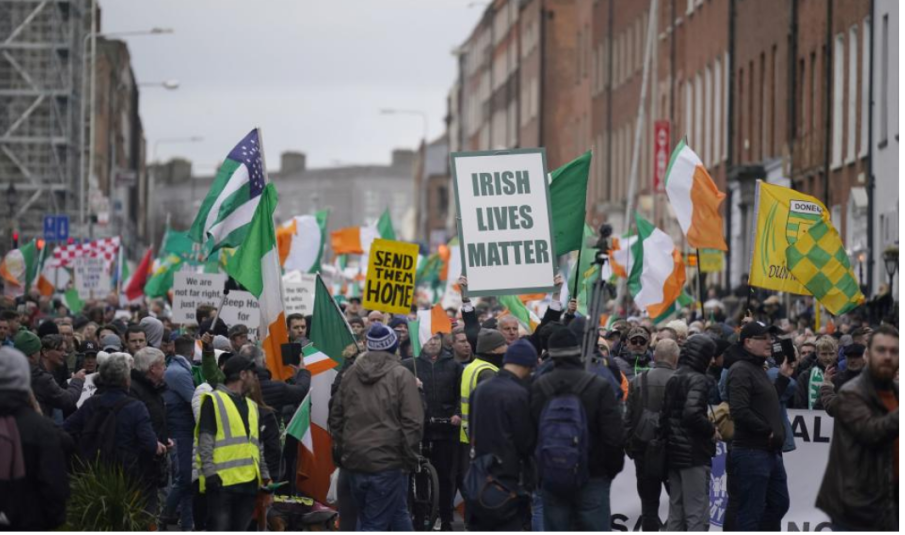 Ирландската полиция демонтира мигрантския „град от палатки“ в Дъблин