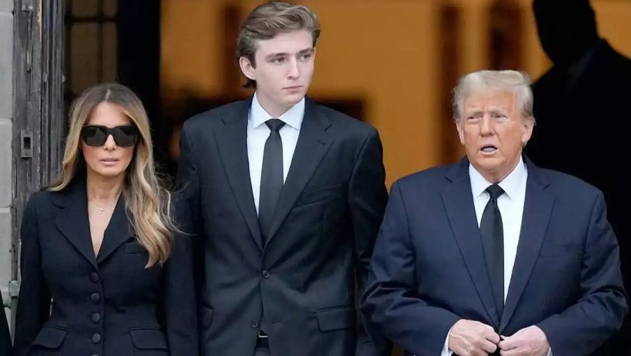 И 18-годишният син на Доналд Тръмп влиза в политиката