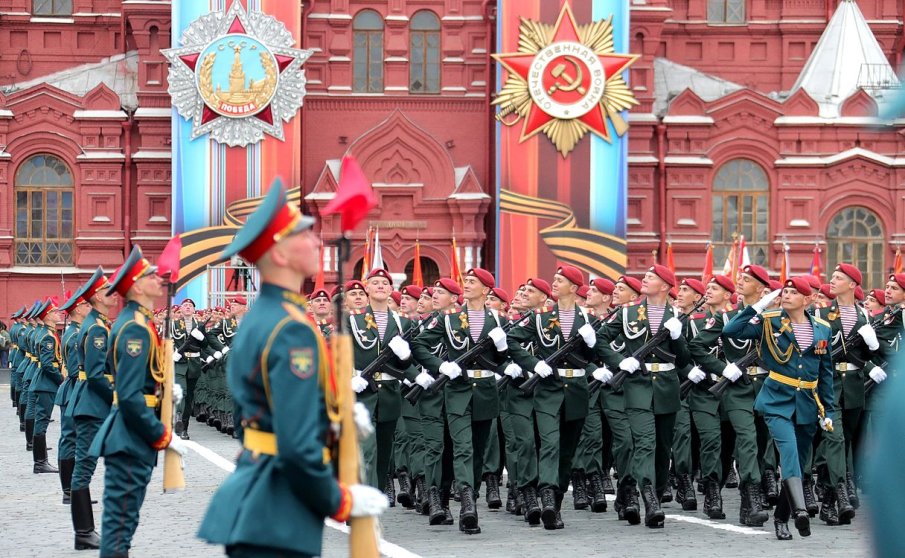 ЗА ДЕНЯ НА ПОБЕДАТА: 9000 военни излизат на парада на Червения площад
