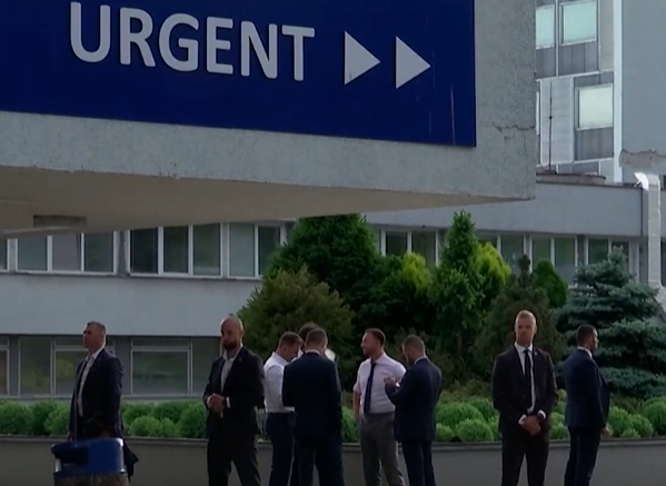 Словашкият премиер Роберт Фицо се бори за живота си