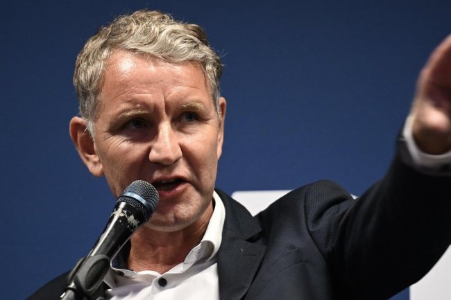 Политик от германската крайна десница беше глобен за използване на нацистки лозунг