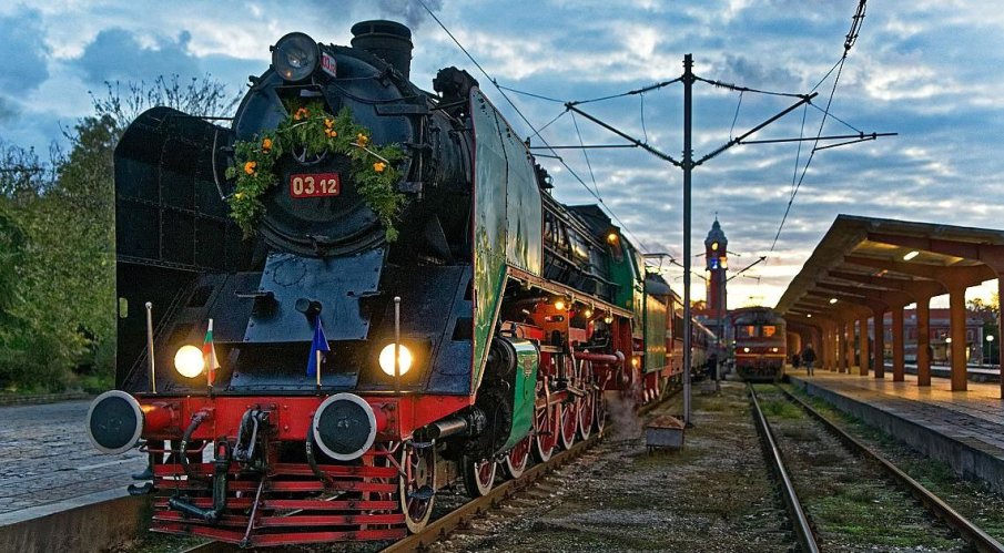 БДЖ пуска влак с парен локомотив до Казанлък за Празника на розата