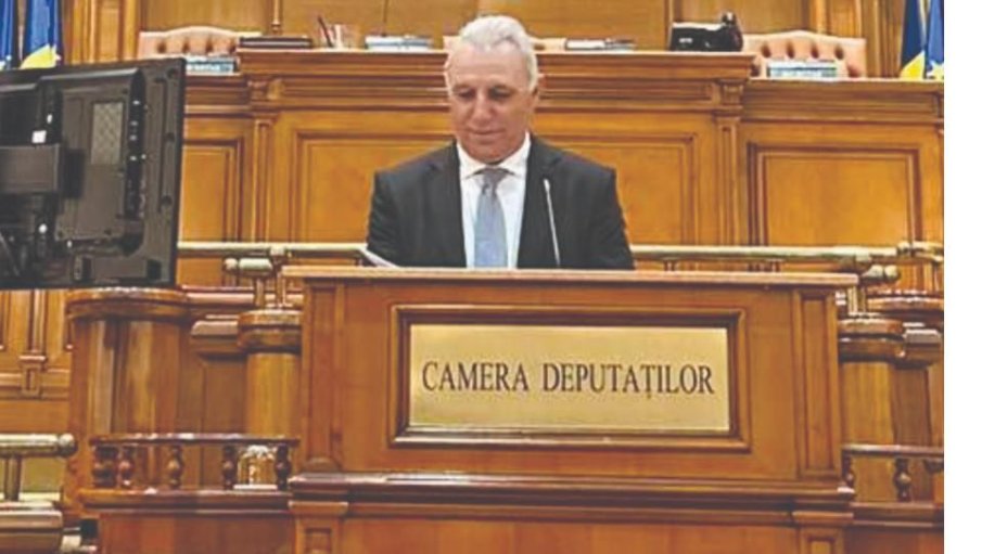 ЧЕСТ: Христо Стоичков гостува в парламента на Румъния