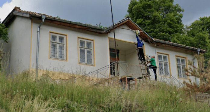 Запалиха кметското наместничество на брезнишкото село Горна Секирна