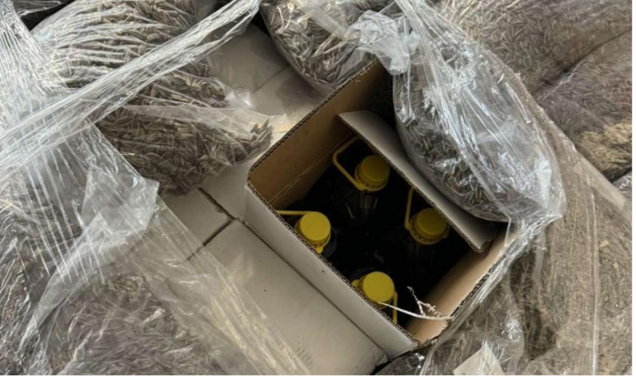 Иззеха над 3000 литра контрабанден зехтин на Капитан Андреево