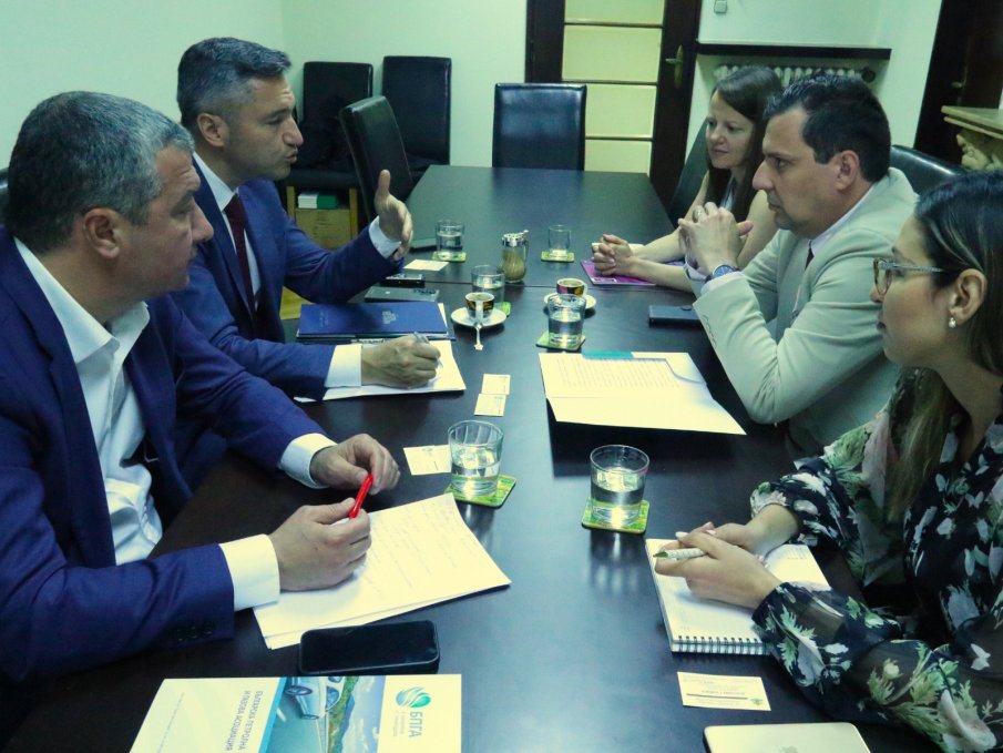 Кристиан Вигенин и Драгомир Стойнев се срещнаха с ръководството на Българската петролна и газова асоциация