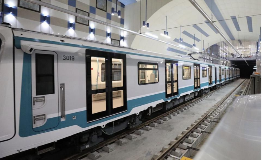 За 1 юни: Деца управляват учебен влак на метрото