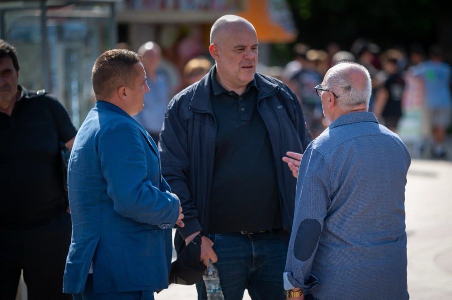 Иван Гешев остро: ППДБ са полезни идиоти, които даже не разбраха какво им се случи (СНИМКИ)