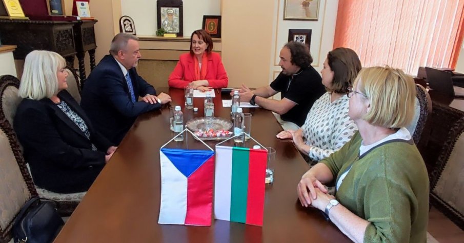 Чехия разкрива консулски отдел в Бургас за лятото