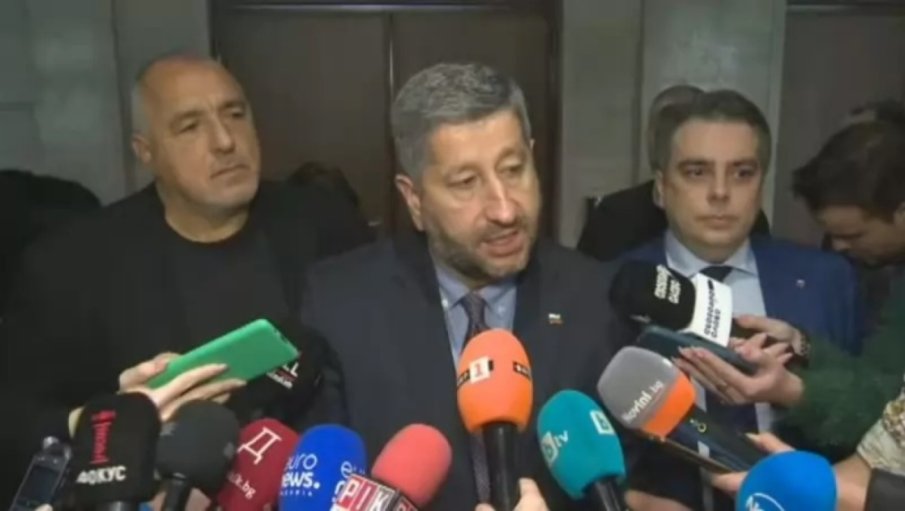 ЕКСКЛУЗИВНО В ПИК: ГЕРБ и ППДБ преговарят тайно за сглобка 2.0 през Денков и Габриел. Росен Желязков вариант за премиер. Висш източник: И последни да са, ППДБ винаги ще са във властта, докато печели Бойко!