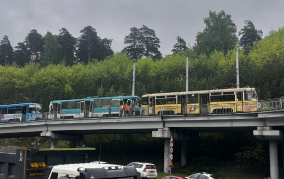 Много ранени при катастрофа с два трамвая в Русия, има и загинал (СНИМКА)