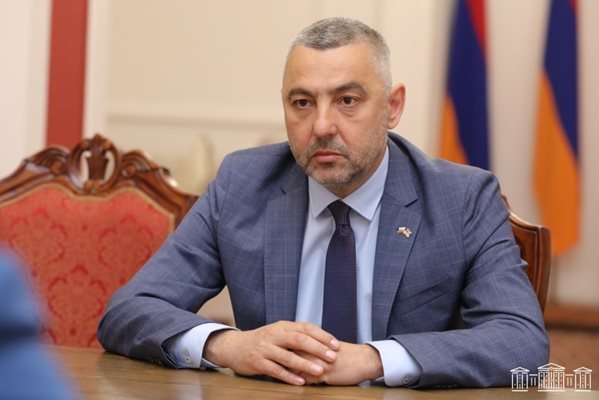 Посланикът ни в Армения напуска поста си