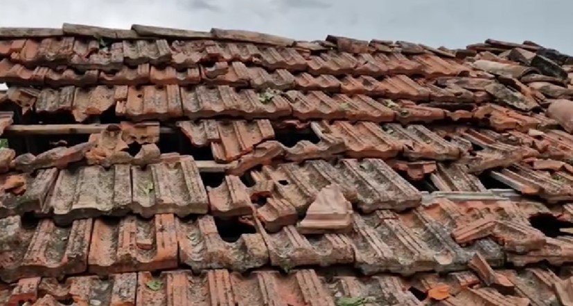 Бурята във Великотърновско: Семейство с 6 деца остана без дом