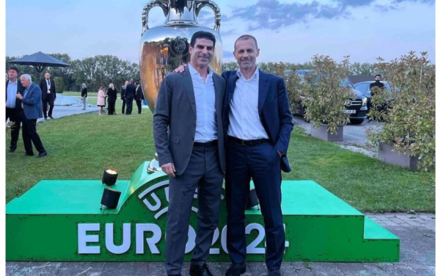 НА ПОРТРЕТ: Гонзо и шефът на УЕФА се снимаха в Мюнхен