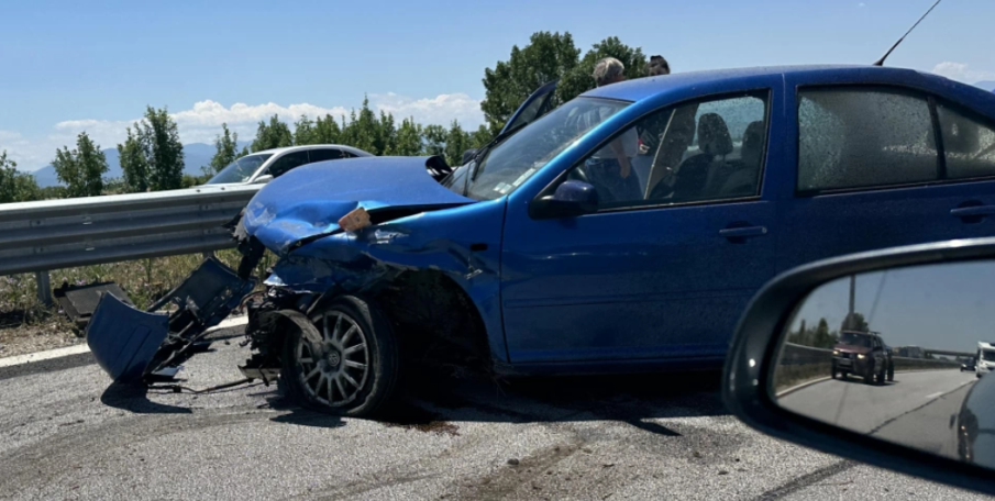 Млад шофьор се разби с колата си на АМ Тракия