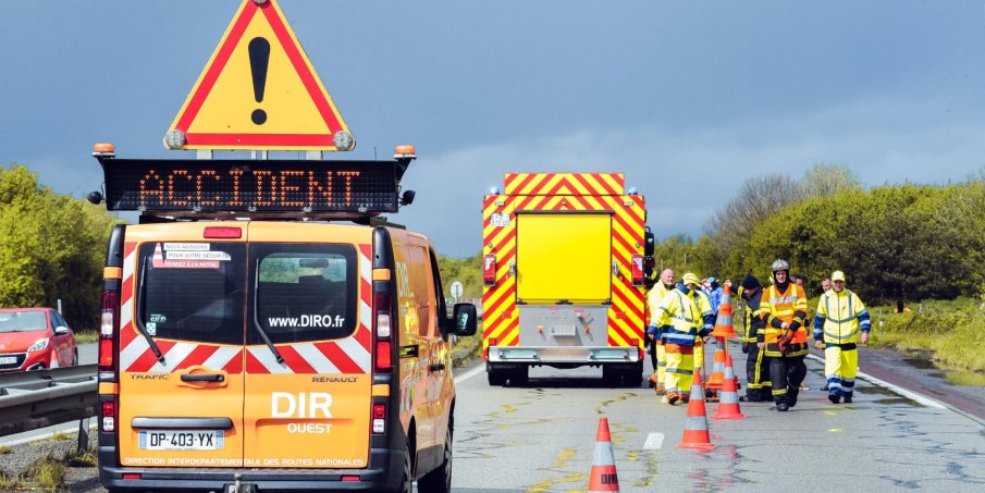 Жестока челна катастрофа във Франция: Загинаха седем души, петима от тях тийнейджъри