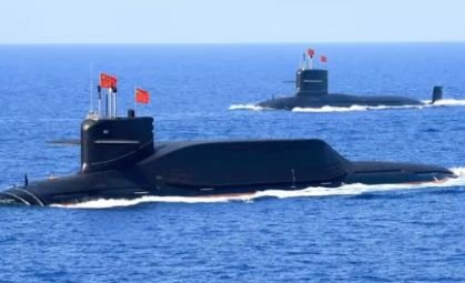 Китайска ядрена подводница изплува в Тайванския проток
