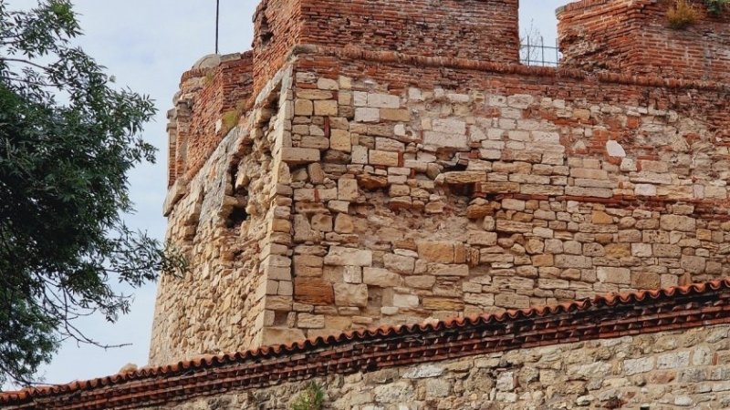 БЕЗХАБЕРИЕ: Крепостта “Баба Вида“ във Видин се руши, институциите нехаят (СНИМКИ)