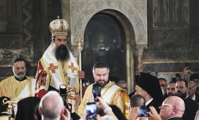 Започна интронизацията на новия български патриарх (НА ЖИВО)