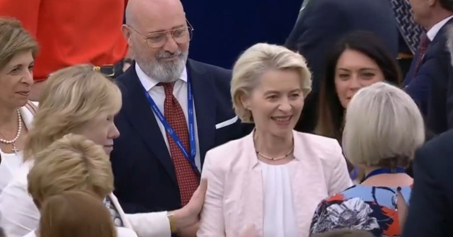 МРЕЖАТА ГЪРМИ! С Урсула и урсулите начело Европейският съюз е обречен на тотална деградация - ЕК никога не е имала по-безличен, посредствен, невзрачен и некадърен шеф