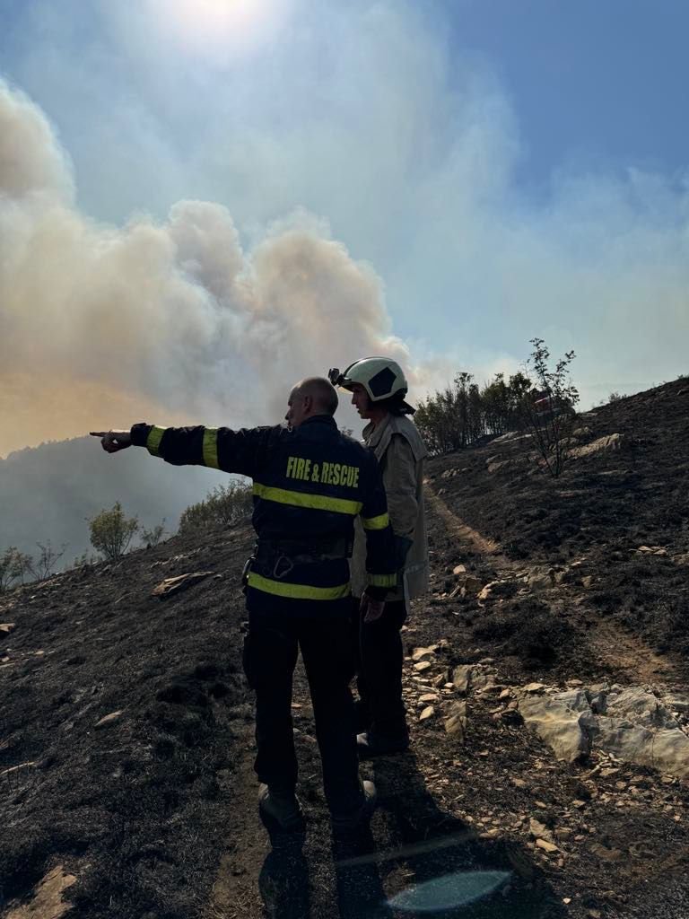 МВР министърът към пожарникарите: Днес трябваше да имате празник, но борбата с огнената стихия потвърди рисковете, пред които сте изправени
