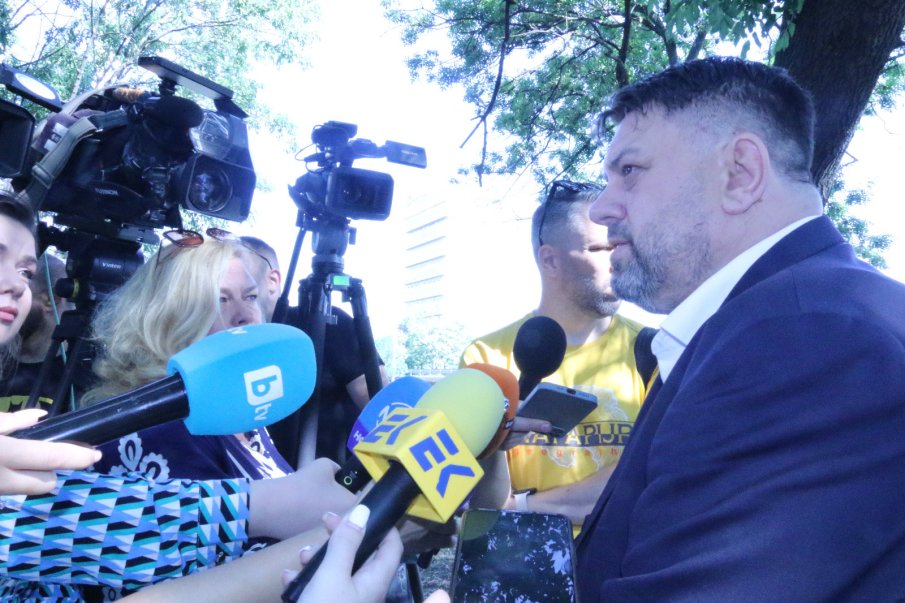 Зафиров сви байрака: Нека видим на кого президентът ще връчи третия мандат. Ние сме готови за диалог