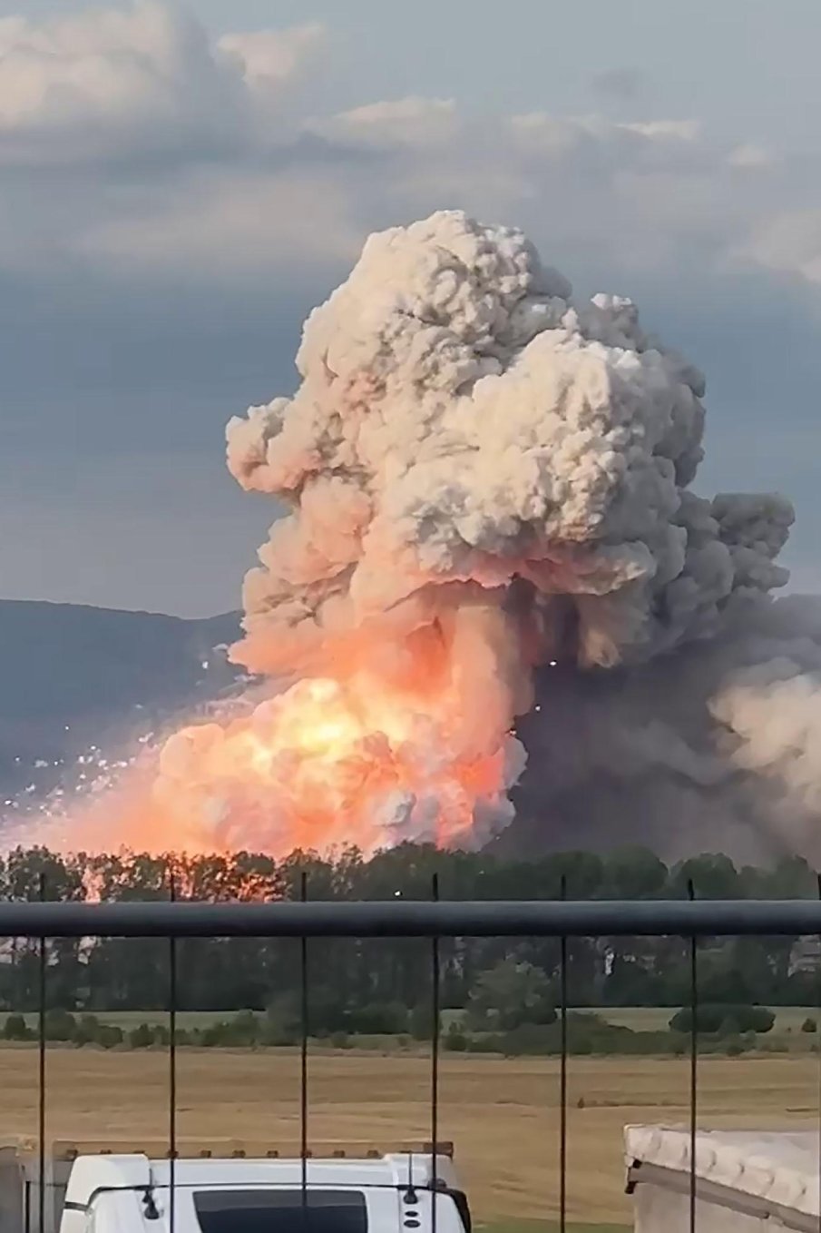 Вижте СТРАХОВИТИ СНИМКИ от огнения апокалипсис