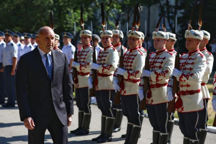 Радев: Войната в Украйна ни отрезви, че технологиите са фактор за успех