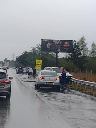 Четирима души пострадаха при катастрофа на АМ „Тракия“, единият е с опасност за живота