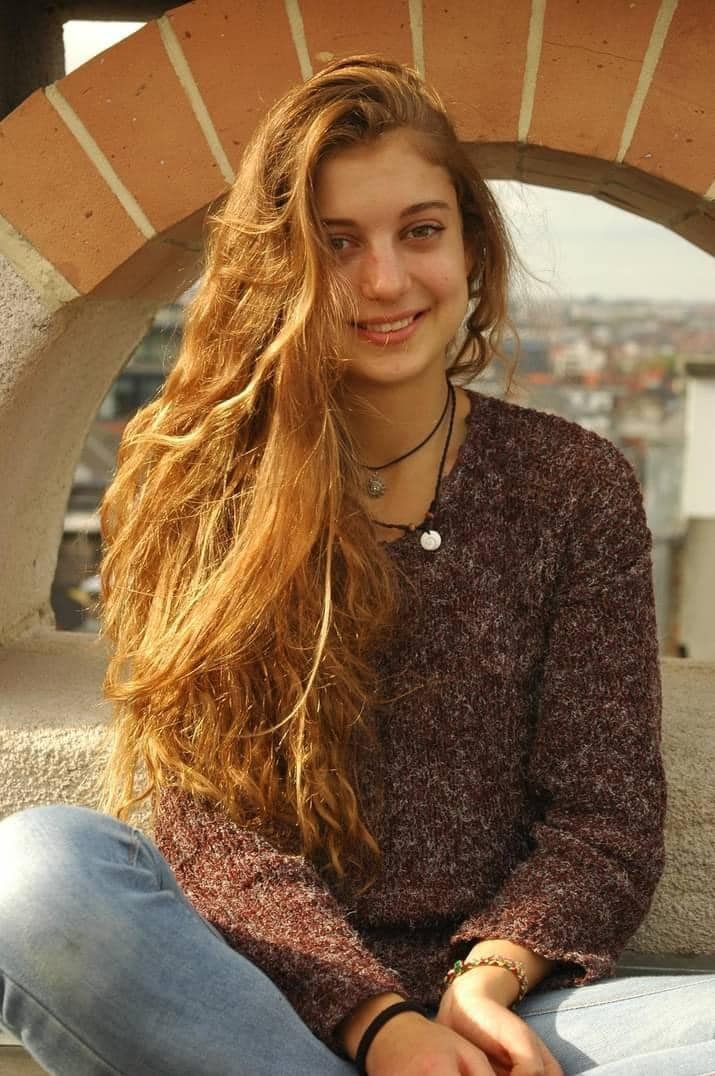 ВИЖДАЛИ ЛИ СТЕ Я? Млада жена изчезна по време на поход на Витоша (СНИМКА)